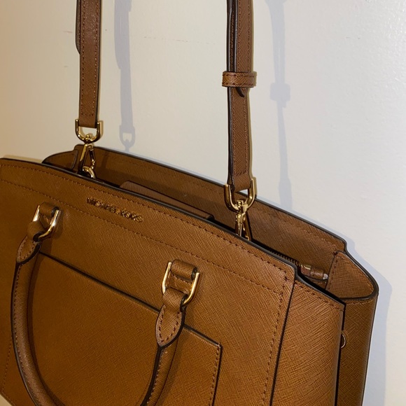 Michael Kors full size purse - Picture 7 of 8